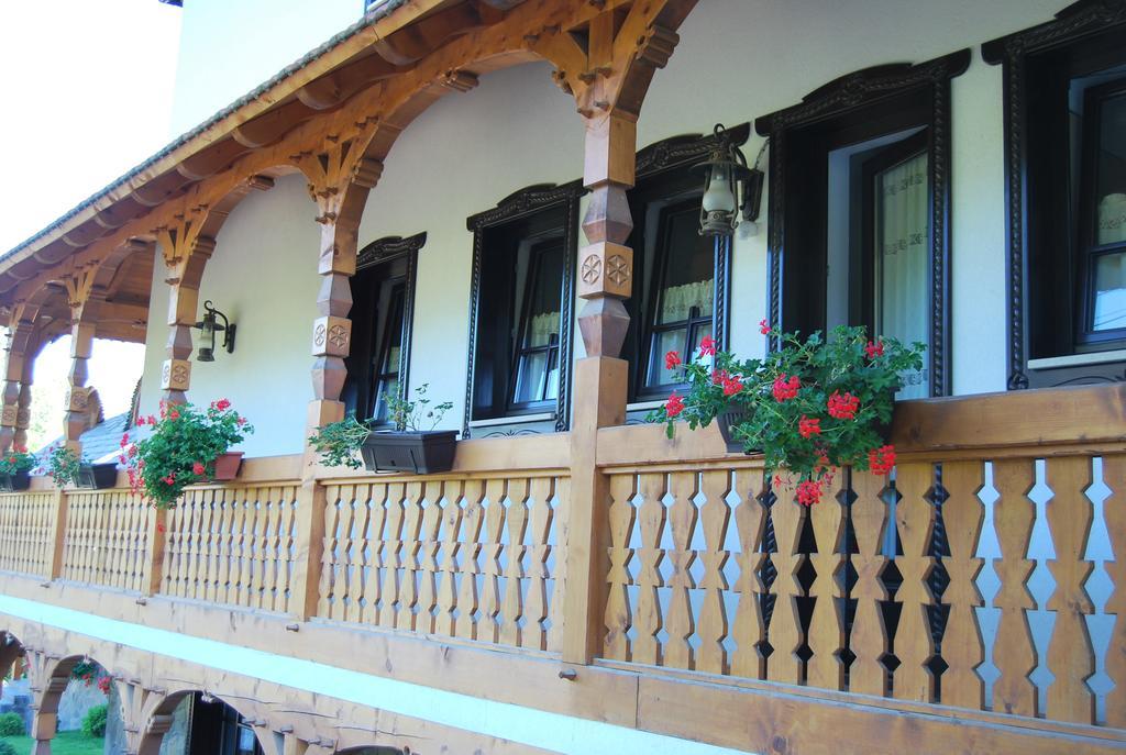 Hotel Glodeanca Exterior foto